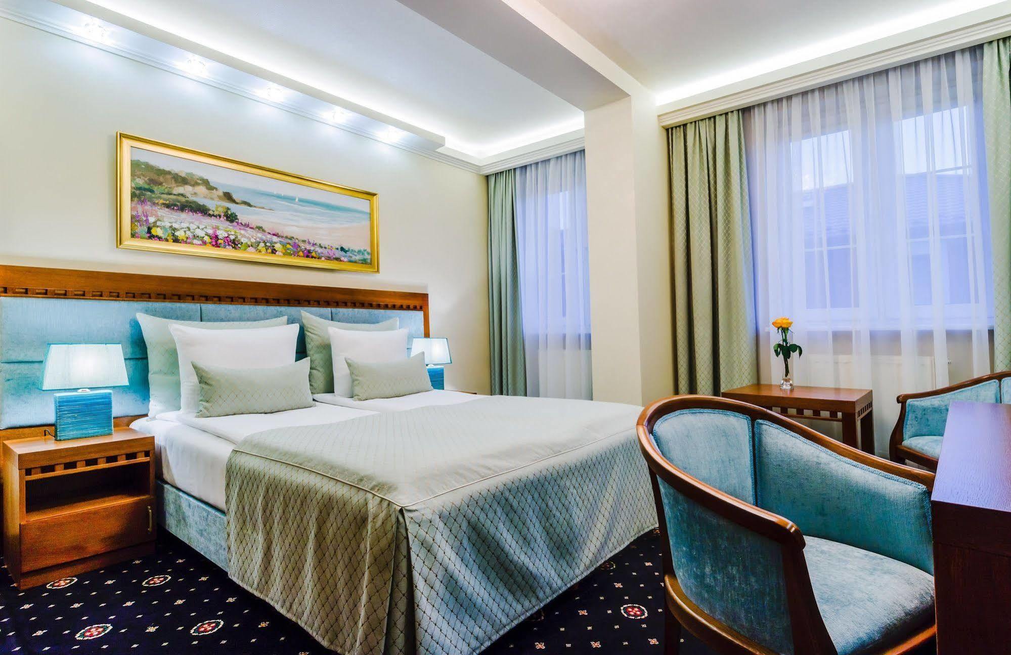 Grein Hotel Rzeszów Esterno foto